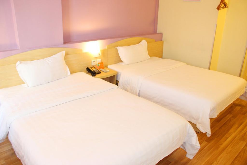 7Days Inn Haikou Hong Kong City Экстерьер фото