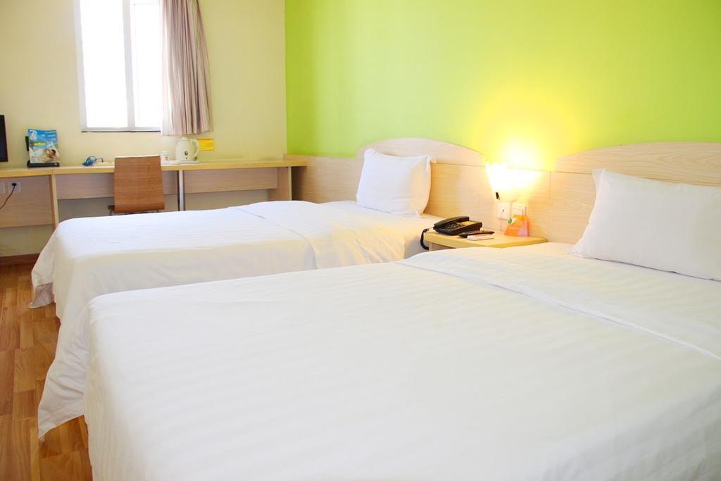 7Days Inn Haikou Hong Kong City Экстерьер фото